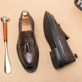 Italų stiliaus vyriški laisvalaikio bateliai oficialų patogumo ir mados, prabangos Louboutins vyriški odiniai batai - Nuotrauka 2  